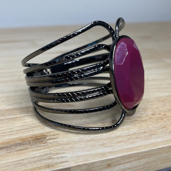 Cuff Bracelet - Picture 2 of 9